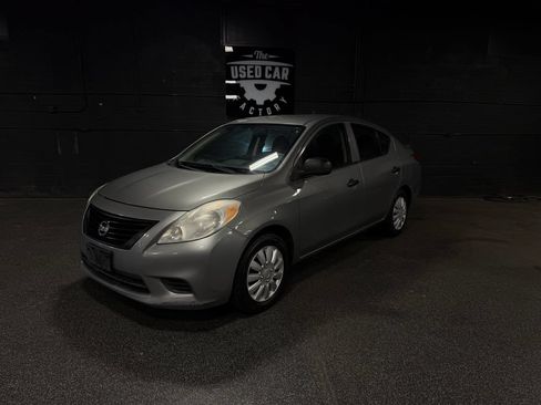 Used 2014 Nissan Versa S Plus FWD image 1