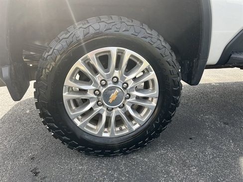 Used 2021 Chevrolet Silverado 2500 High Country w/ Z71 Off-Road Package image 8