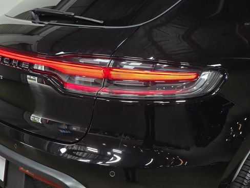 Used 2025 Porsche Macan image 30