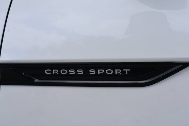 Certified 2025 Volkswagen Atlas Cross Sport SEL R-Line AWD/4WD image 10