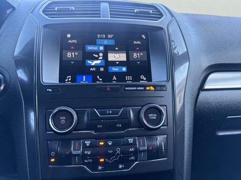 Used 2019 Ford Explorer XLT w/ XLT Sport Appearance Package image 20