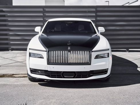 Used 2025 Rolls-Royce Spectre Black Badge image 15