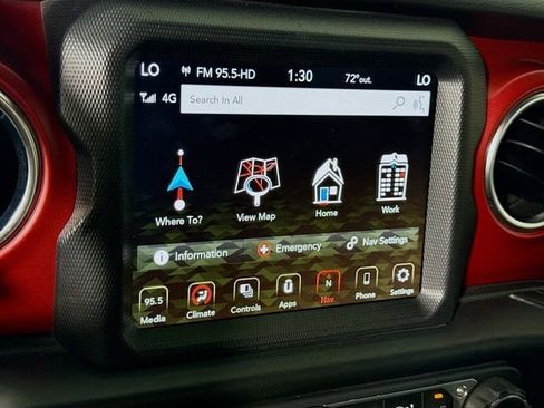 Used 2023 Jeep Wrangler Rubicon image 13