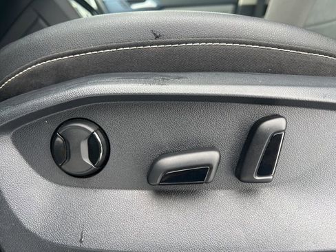 Used 2024 Volkswagen Taos SE image 9