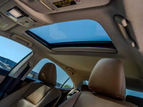 Used 2016 Lexus ES 350 w/ Premium Package w/Wood Trim image 28