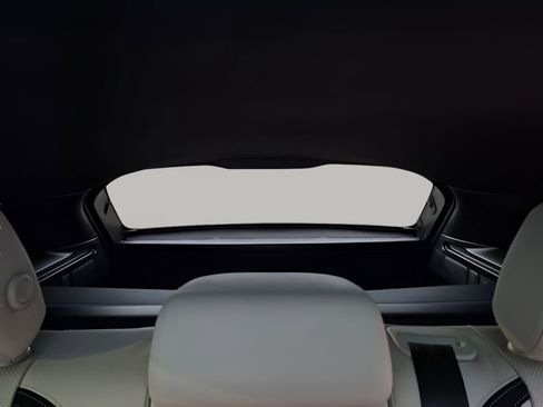 Used 2021 Land Rover Range Rover Velar R-Dynamic S image 25