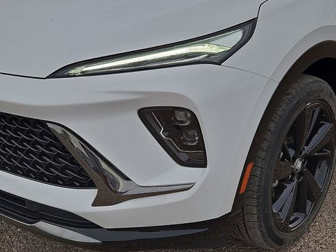 Used 2025 Buick Envision Sport Touring image 10