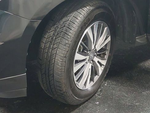 Used 2020 Nissan Pathfinder SV image 33