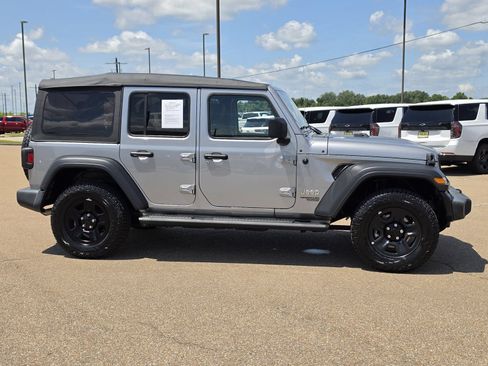 Used 2021 Jeep Wrangler Unlimited Sport AWD/4WD image 5