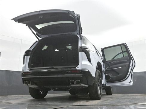 New 2026 Chevrolet Traverse RS w/ LPO, Floor Liner Package image 97