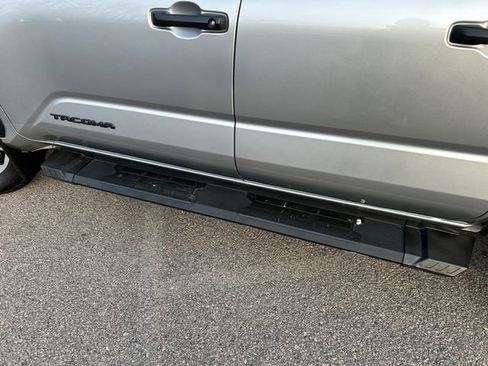 Used 2024 Toyota Tacoma TRD Off-Road image 27