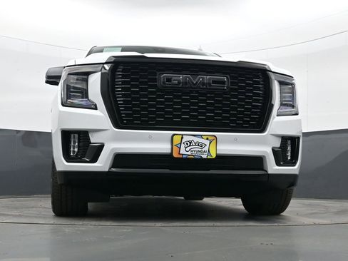 Used 2022 GMC Yukon Denali w/ Denali Premium Package image 23
