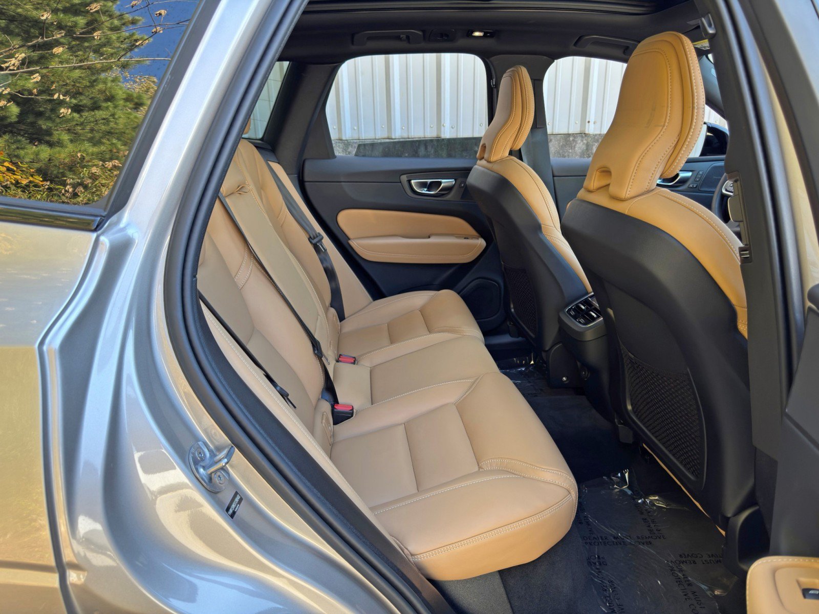 Used 2025 Volvo XC60 B5 Ultra w/ Protection Package Premier AWD/4WD image 40