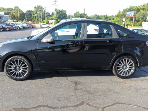 Used 2010 Ford Focus SES FWD image 4
