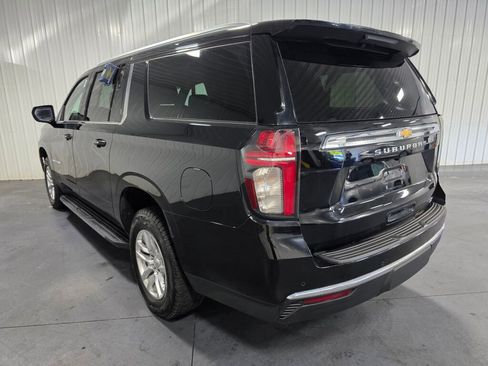 Used 2021 Chevrolet Suburban LT AWD/4WD image 3