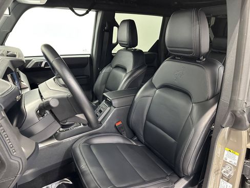 Used 2025 Ford Bronco Outer Banks AWD/4WD image 15