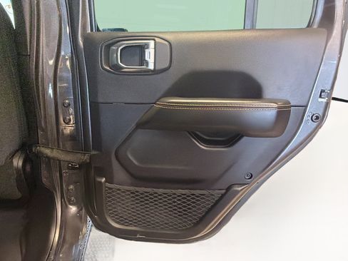 Used 2025 Jeep Wrangler Unlimited Sahara AWD/4WD image 30