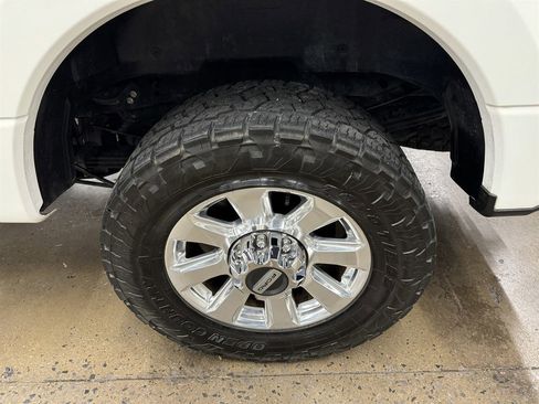 Used 2022 Ford F350 Platinum w/ FX4 Off-Road Package image 9