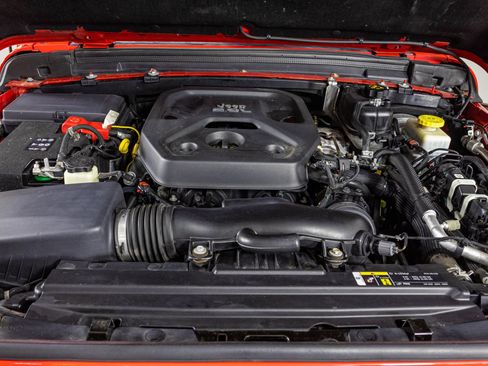 Used 2019 Jeep Wrangler Unlimited Sahara AWD/4WD image 46