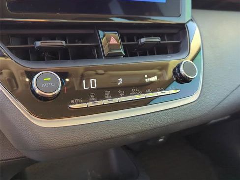 Used 2025 Toyota Corolla LE image 22