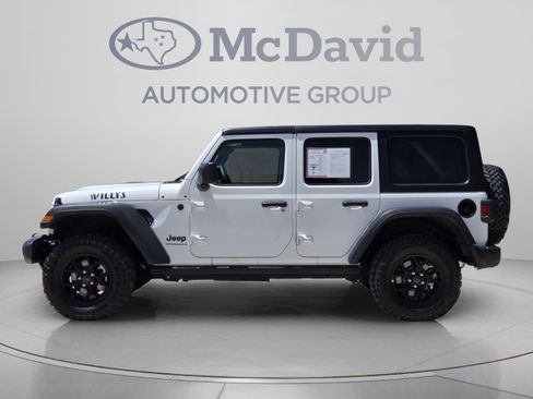 Used 2025 Jeep Wrangler Unlimited Sport AWD/4WD image 2