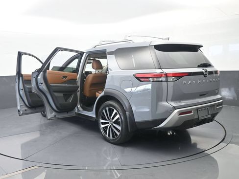 Used 2024 Nissan Pathfinder Platinum AWD/4WD image 79