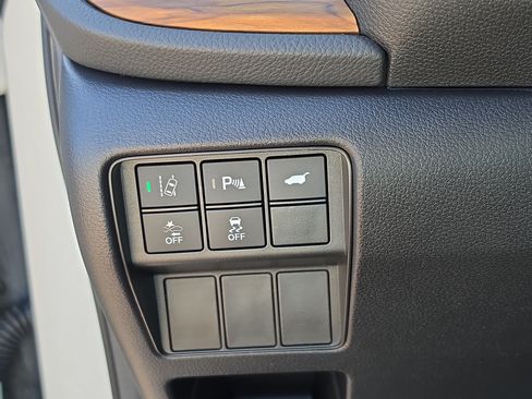 Used 2022 Honda CR-V Touring image 30