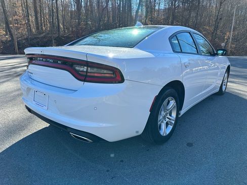Used 2023 Dodge Charger SXT image 3