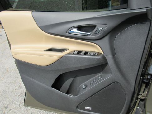 Used 2024 Chevrolet Equinox Premier image 20