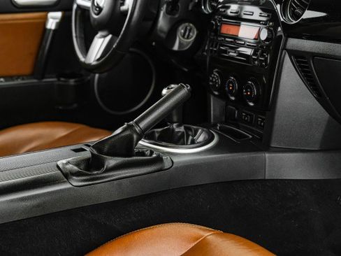 Used 2008 MAZDA MX-5 Miata Grand Touring w/ Premium Pkg RWD image 19