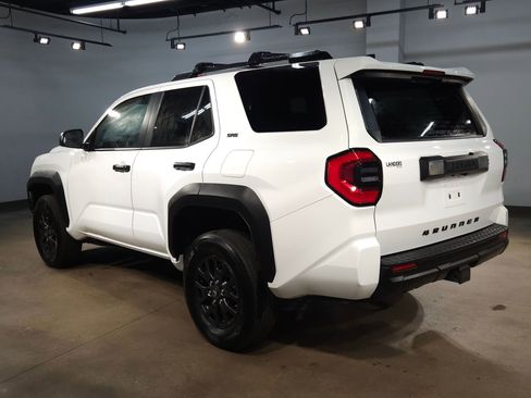 Certified 2025 Toyota 4Runner SR5 AWD/4WD image 5