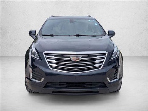 Used 2017 Cadillac XT5 FWD image 2