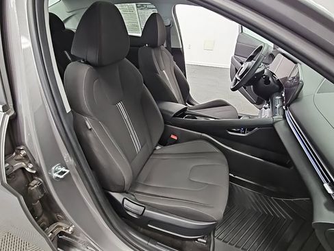 Used 2024 Hyundai Elantra SEL w/ Convenience Package image 40