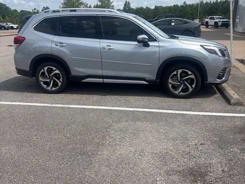 Used 2024 Subaru Forester Touring w/ POP Package 3 AWD/4WD image 4