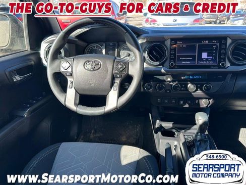 Used 2022 Toyota Tacoma TRD Off-Road image 8