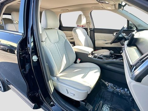 Certified 2024 Kia Sorento SX image 29