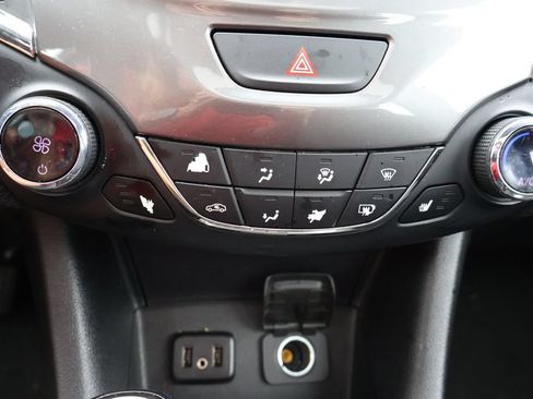 Used 2019 Chevrolet Cruze LT w/ Sun And Sound Package FWD image 25