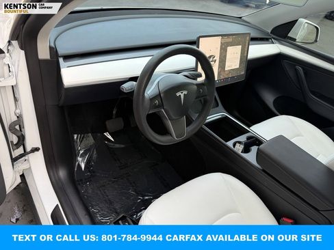 Used 2022 Tesla Model Y Long Range image 27