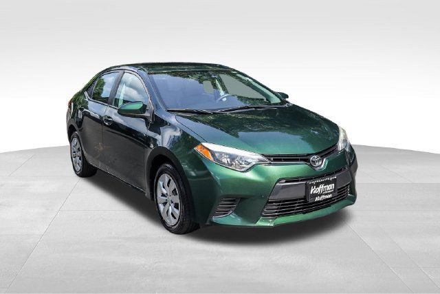 Used 2015 Toyota Corolla LE FWD image 2