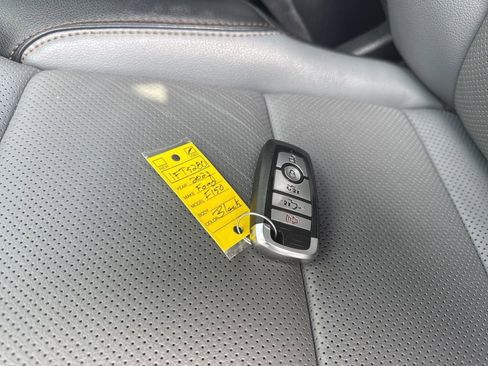 Used 2023 Ford F150 Lightning Lariat image 36