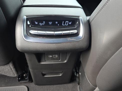 Used 2022 Cadillac XT6 Premium Luxury AWD/4WD image 25