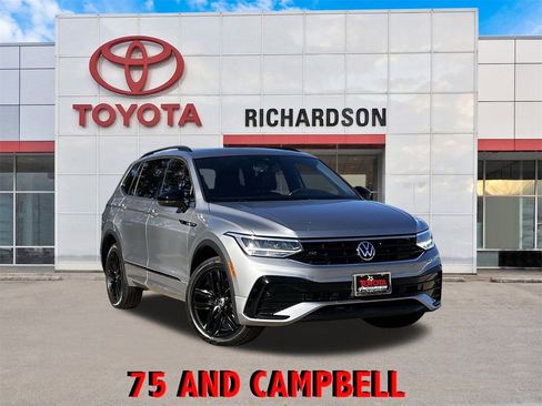 Used 2022 Volkswagen Tiguan SE R-Line image 1
