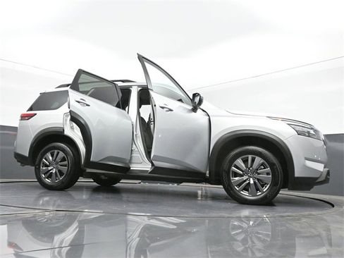 Used 2025 Nissan Pathfinder SV image 50