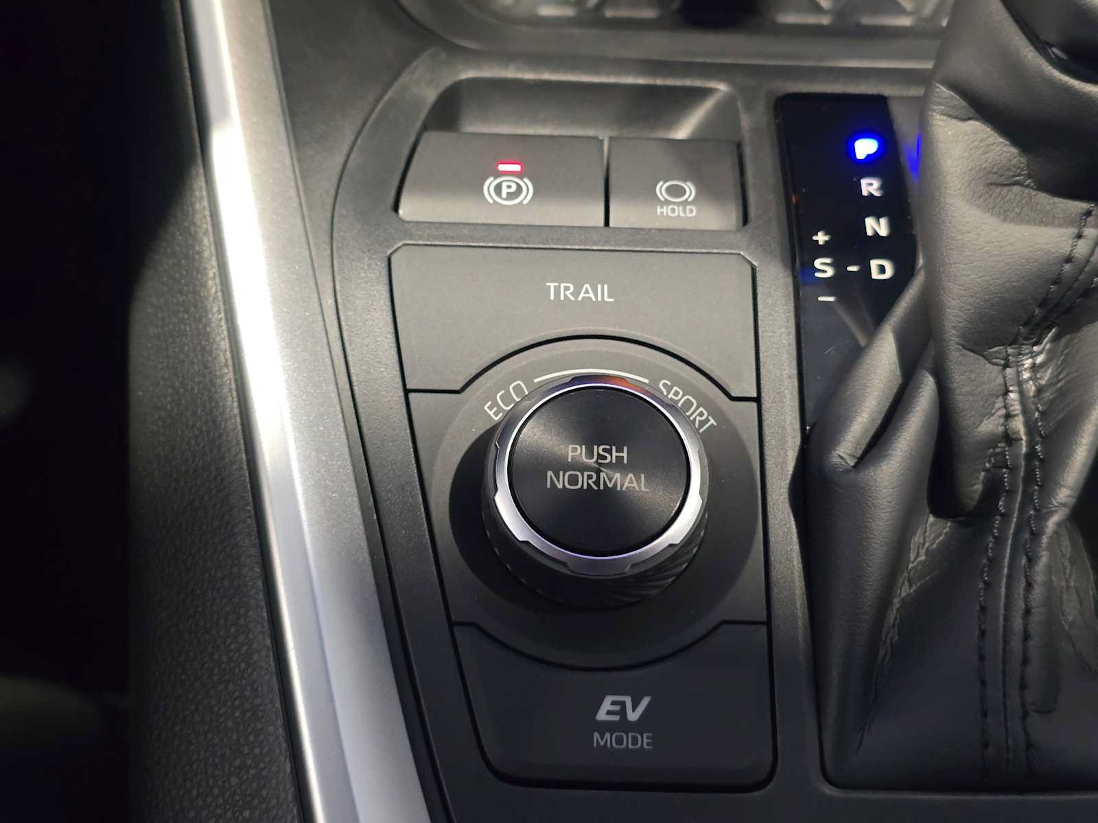 Used 2023 Toyota RAV4 XLE Premium AWD/4WD image 29