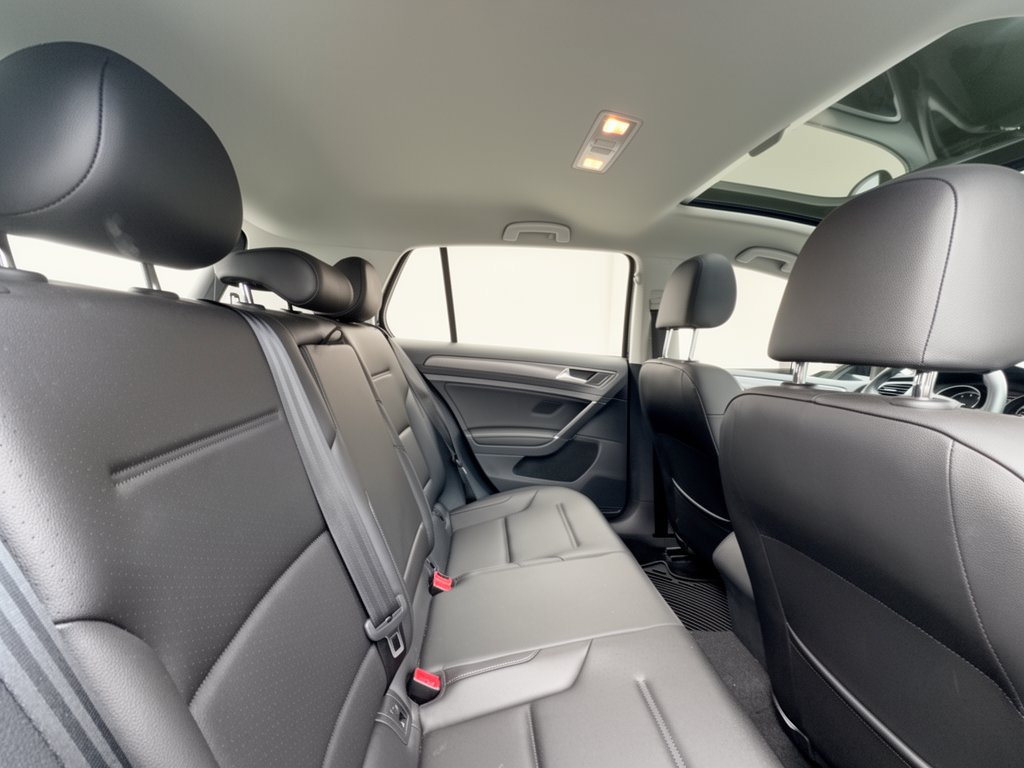 Used 2019 Volkswagen Golf SE w/ Driver Assistance Package FWD image 29