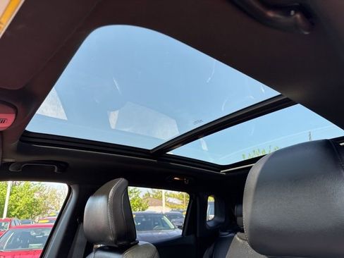 Used 2023 Jeep Compass Limited w/ Sun and Sound Group AWD/4WD image 16