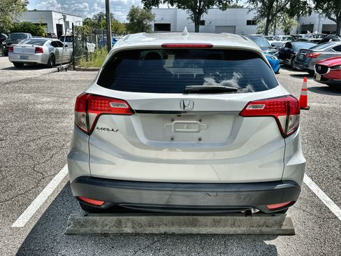 Used 2020 Honda HR-V LX image 7