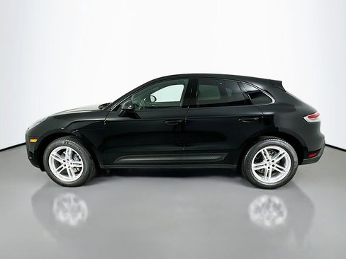 Used 2025 Porsche Macan image 2