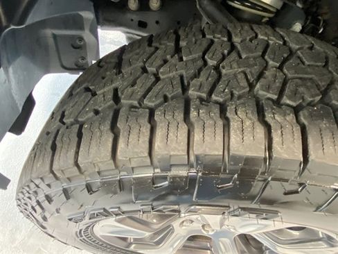 Used 2024 RAM 1500 Laramie image 46