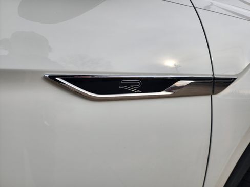 Used 2021 Volkswagen Atlas SEL R-Line image 11